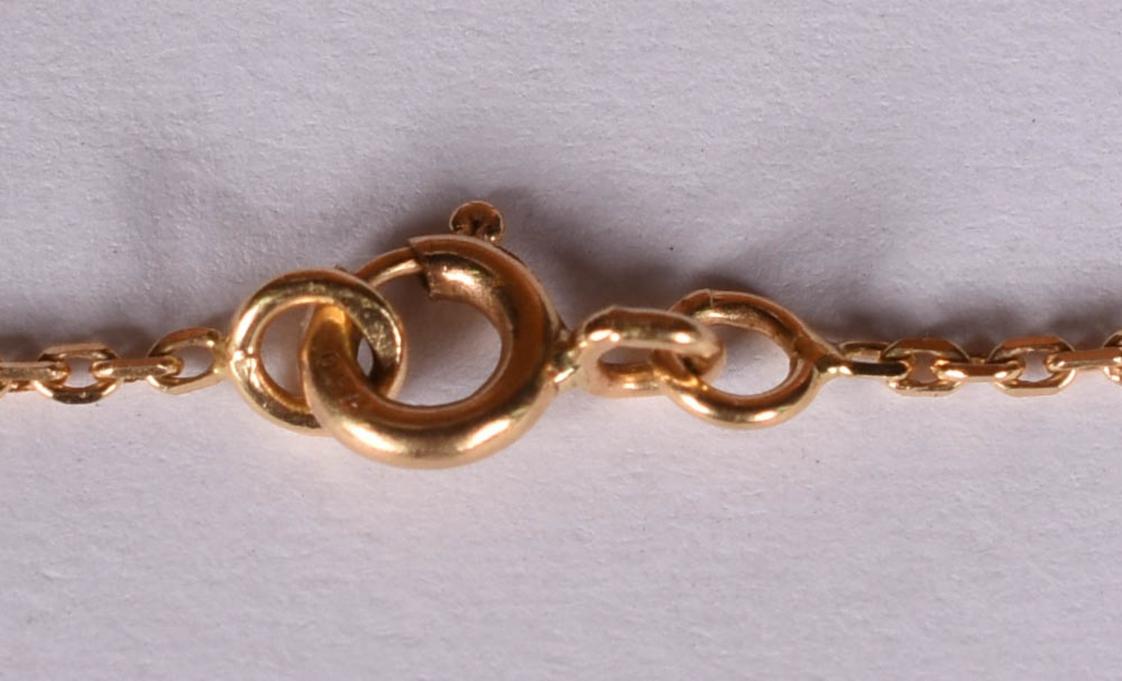 Gargantilha de ouro 18 k com pingente feitio estrela com 12... - foto 3 de 4