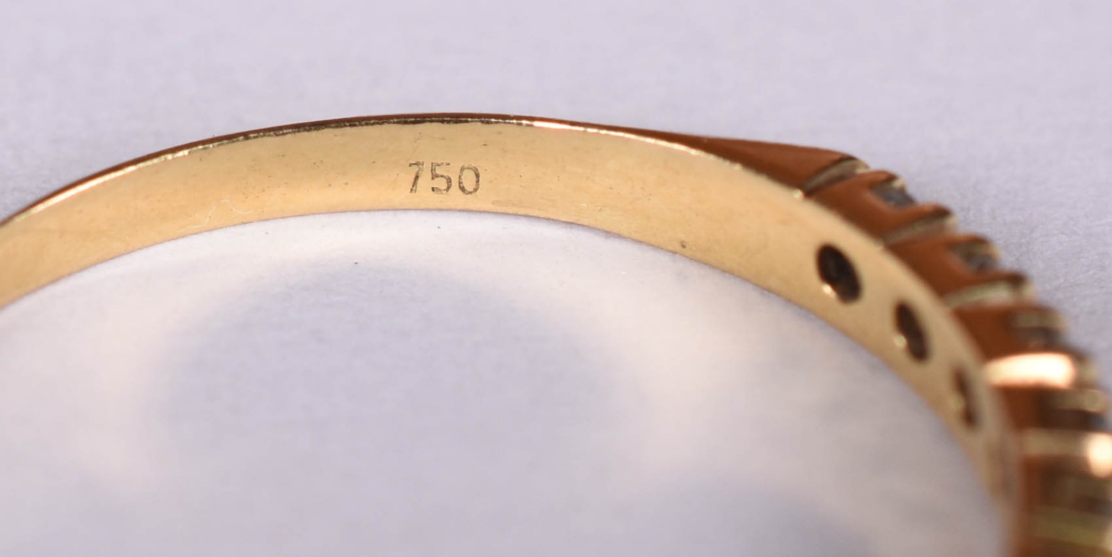 Anel de ouro 18 k com 12 brilhantes, aro 21 (Por motivos de... - foto 4 de 4