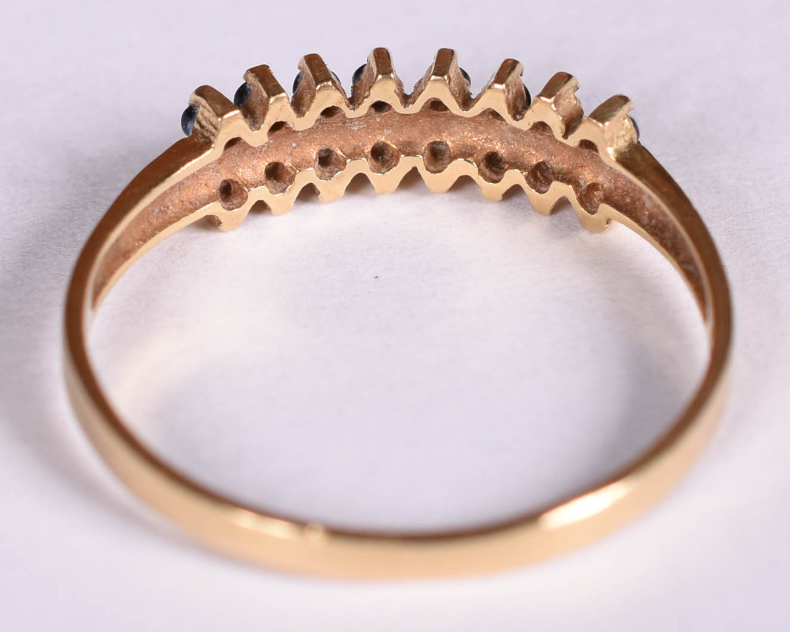 Anel de ouro 18 k com mini brilhantes e safiras azuis, aro 17 (Por... - foto 3 de 3