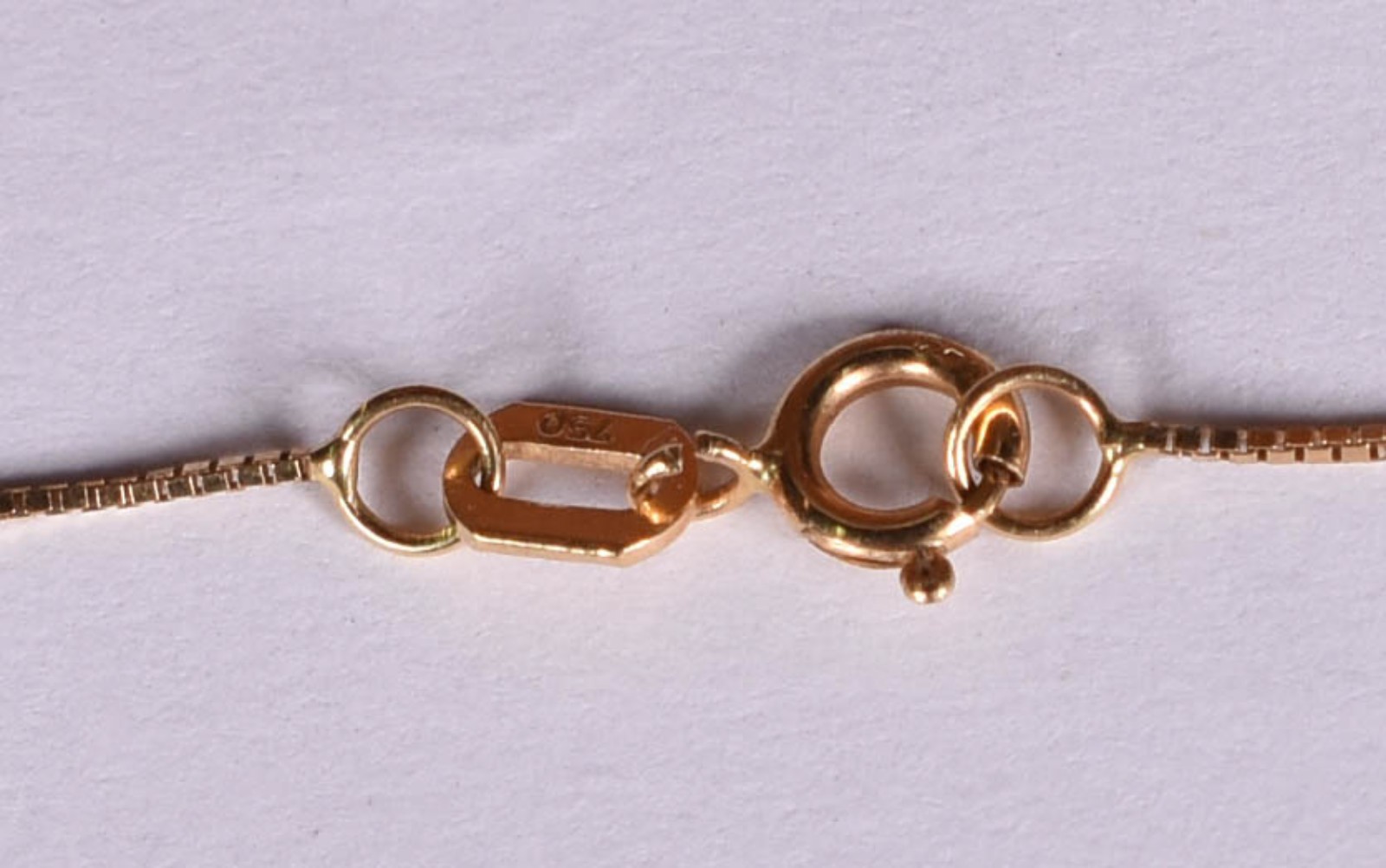 Gargantilha de ouro 18 k e crucifixo com 28 brilhantes (Por motivos... - foto 5 de 5