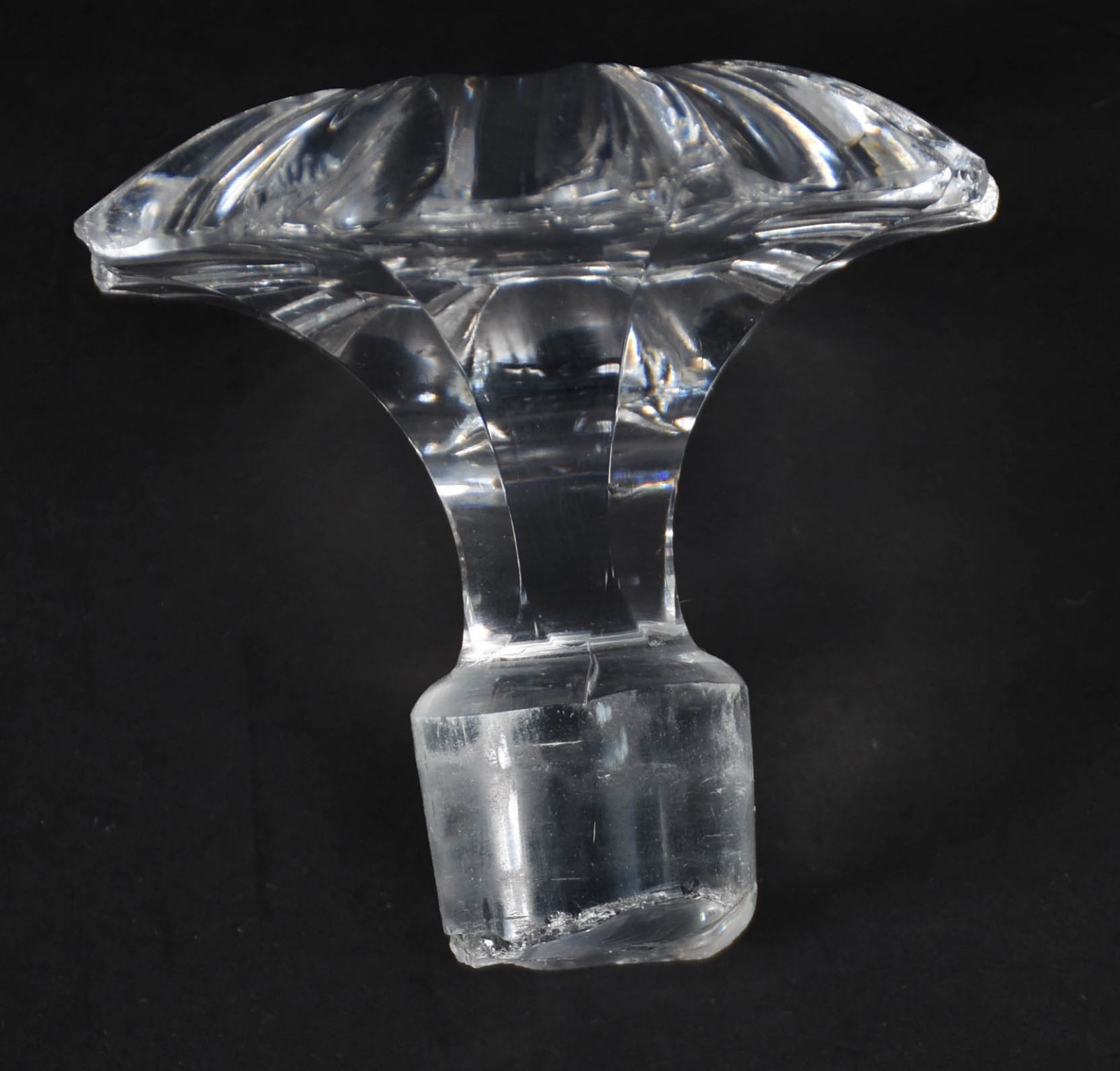 Garrafa de cristal BACCARAT (com mofo, tampa quebrada na parte... - foto 4 de 6