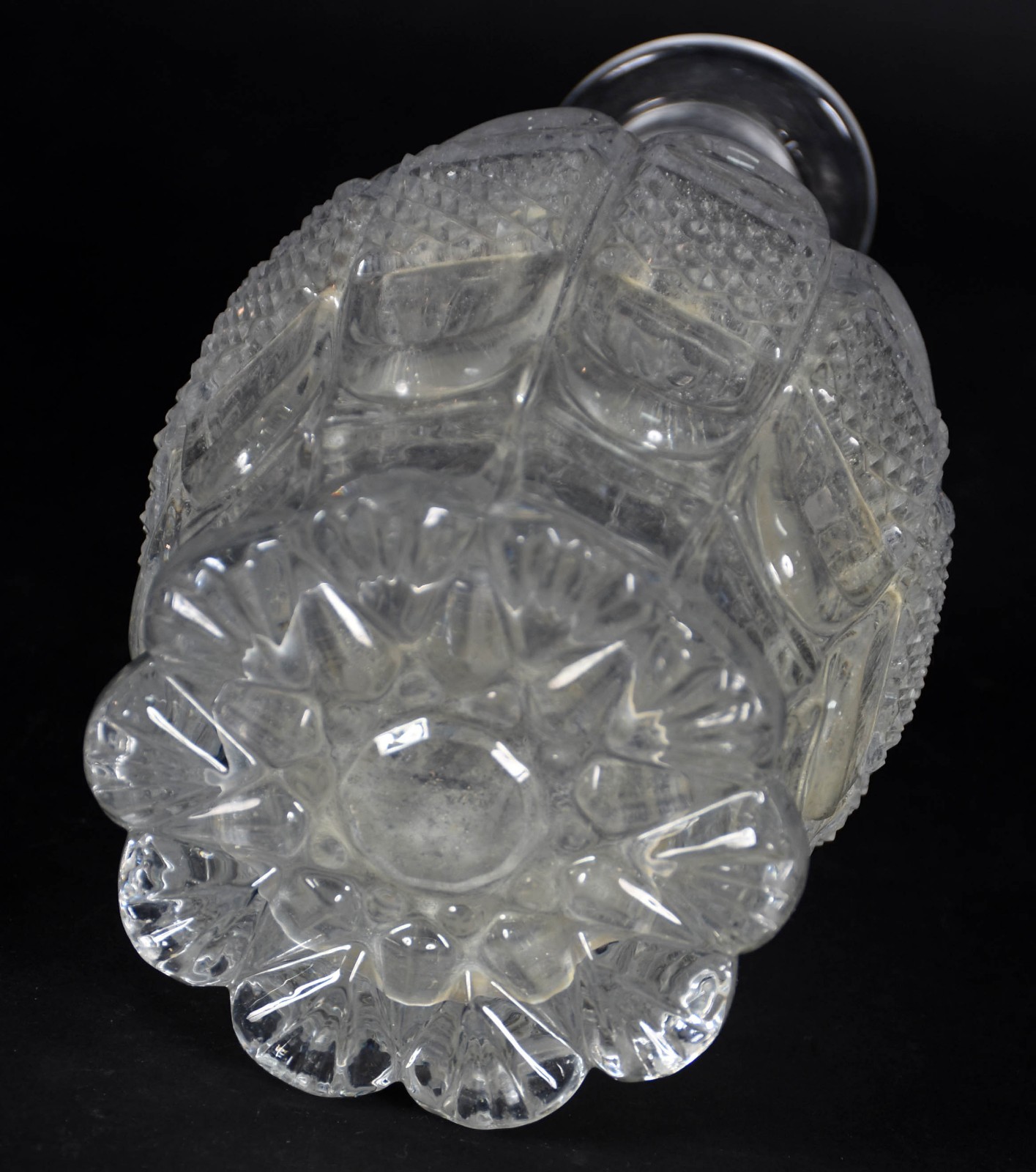 Garrafa de cristal BACCARAT (com mofo, tampa quebrada na parte... - foto 6 de 6
