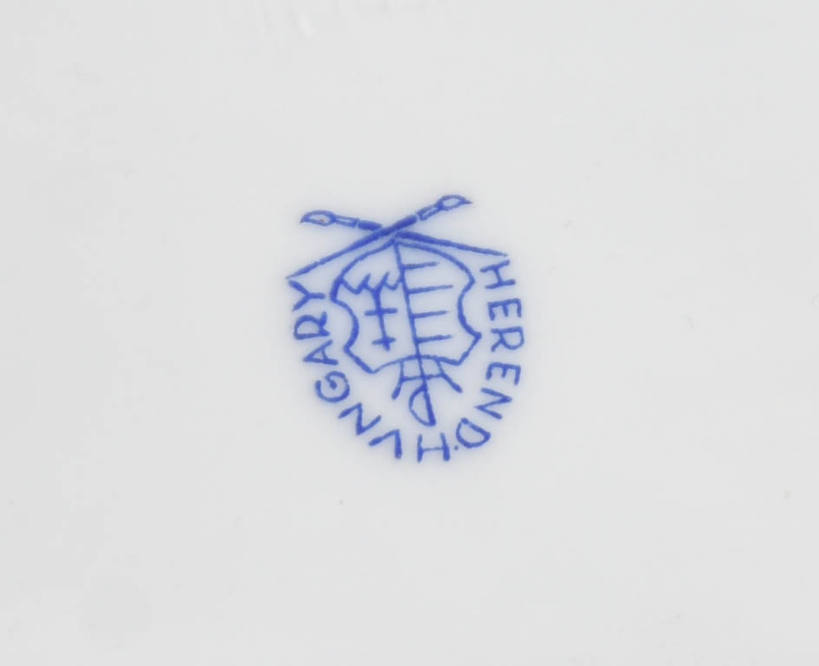 Prato com galeria vazada de porcelana húngara HEREND. - foto 4 de 4
