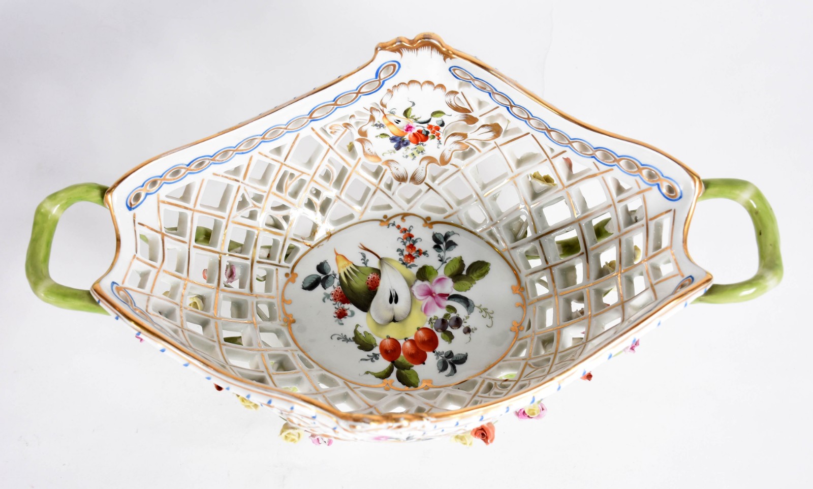 Centro de mesa de porcelana hungara HEREND, laterais com vazados e... - foto 2 de 5