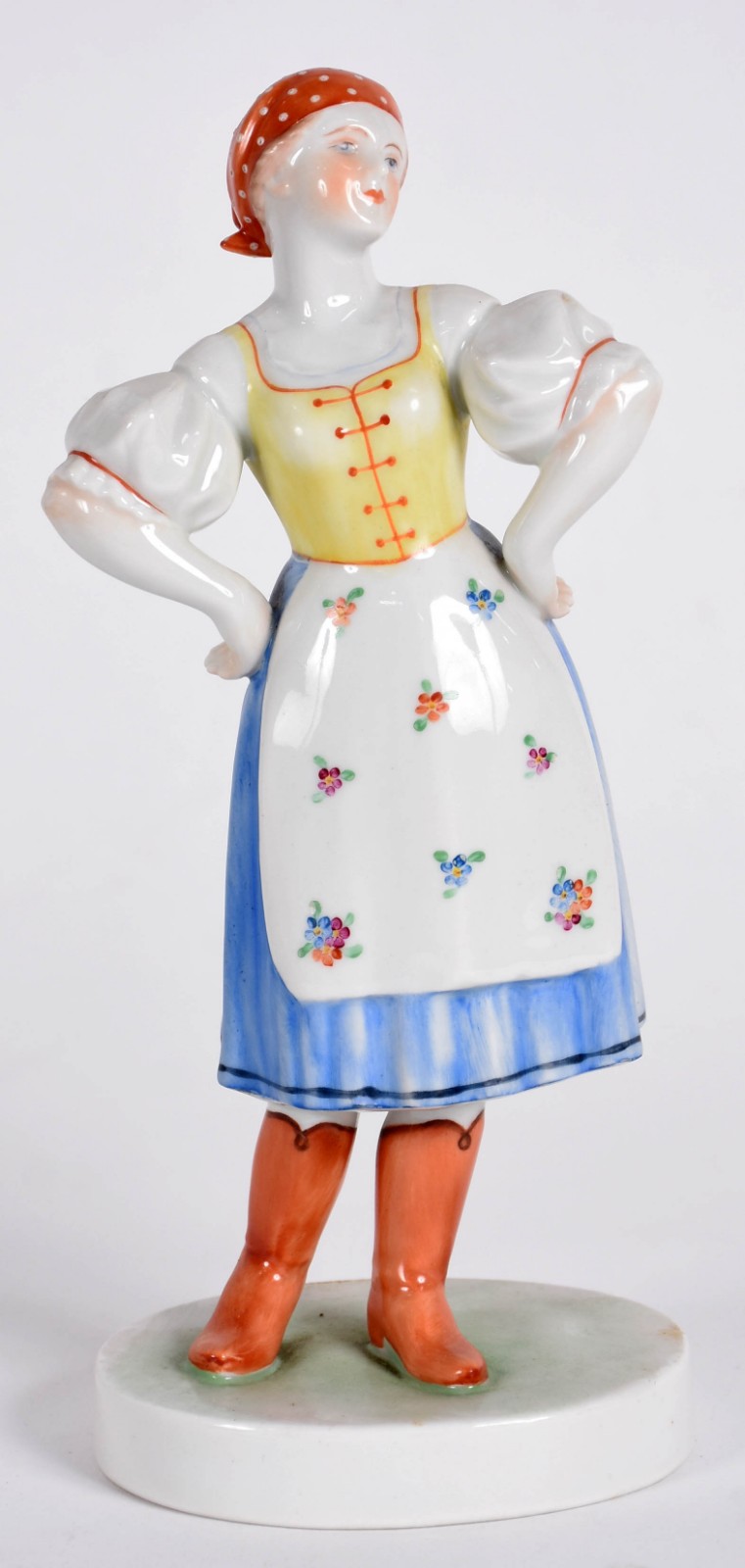 Estatueta de porcelana hungara HEREND representando figura feminina. - foto 1 de 5
