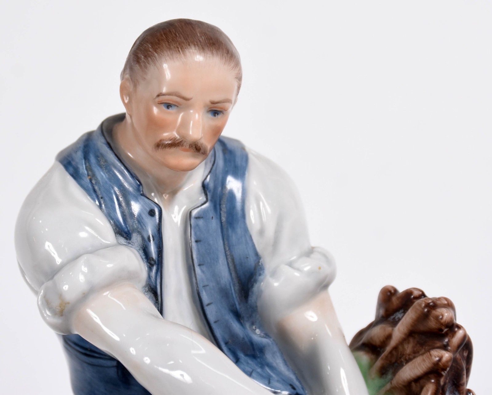 Estatueta de porcelana hungara HEREND representando figura masculino... - foto 2 de 5