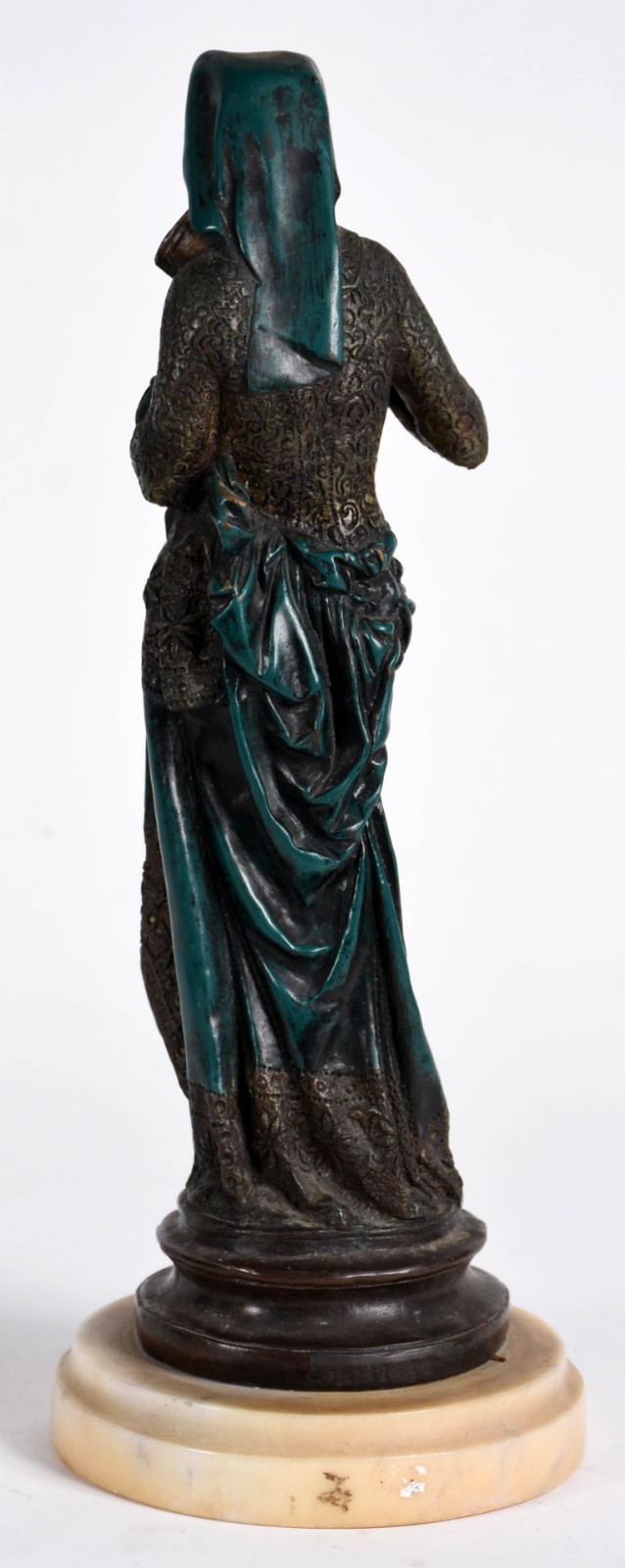 Estatueta de bronze representando figura feminina. - foto 3 de 4