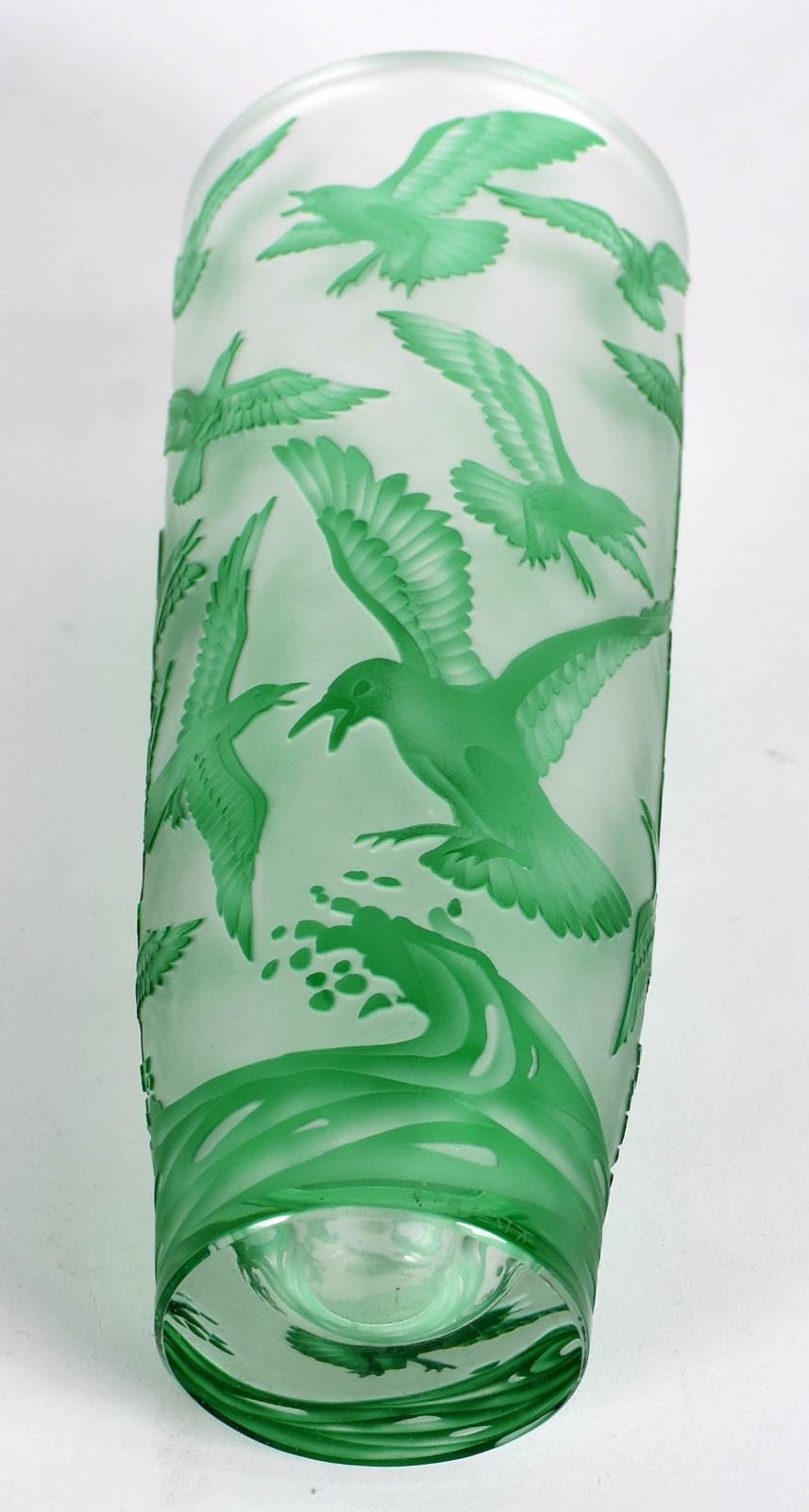 Vaso pasta de vidro decorado com pássaros na cor verde, assinado. - foto 2 de 4