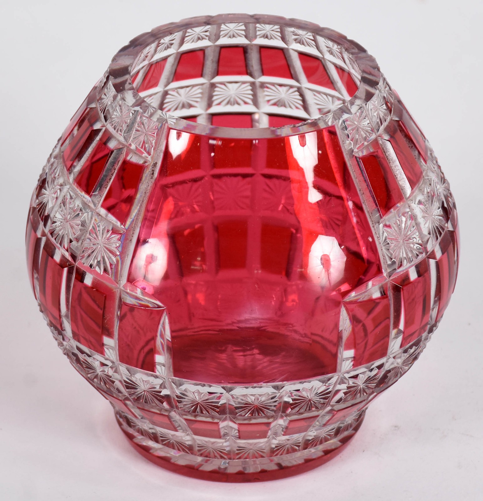 BACCARAT - Vaso em cristal frances ricamente lapidado doublé rubi... - foto 3 de 6