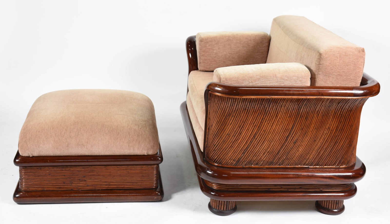 Conjunto da ARTEFACTO composto de sofá de tres lugares, poltrona... - foto 4 de 7