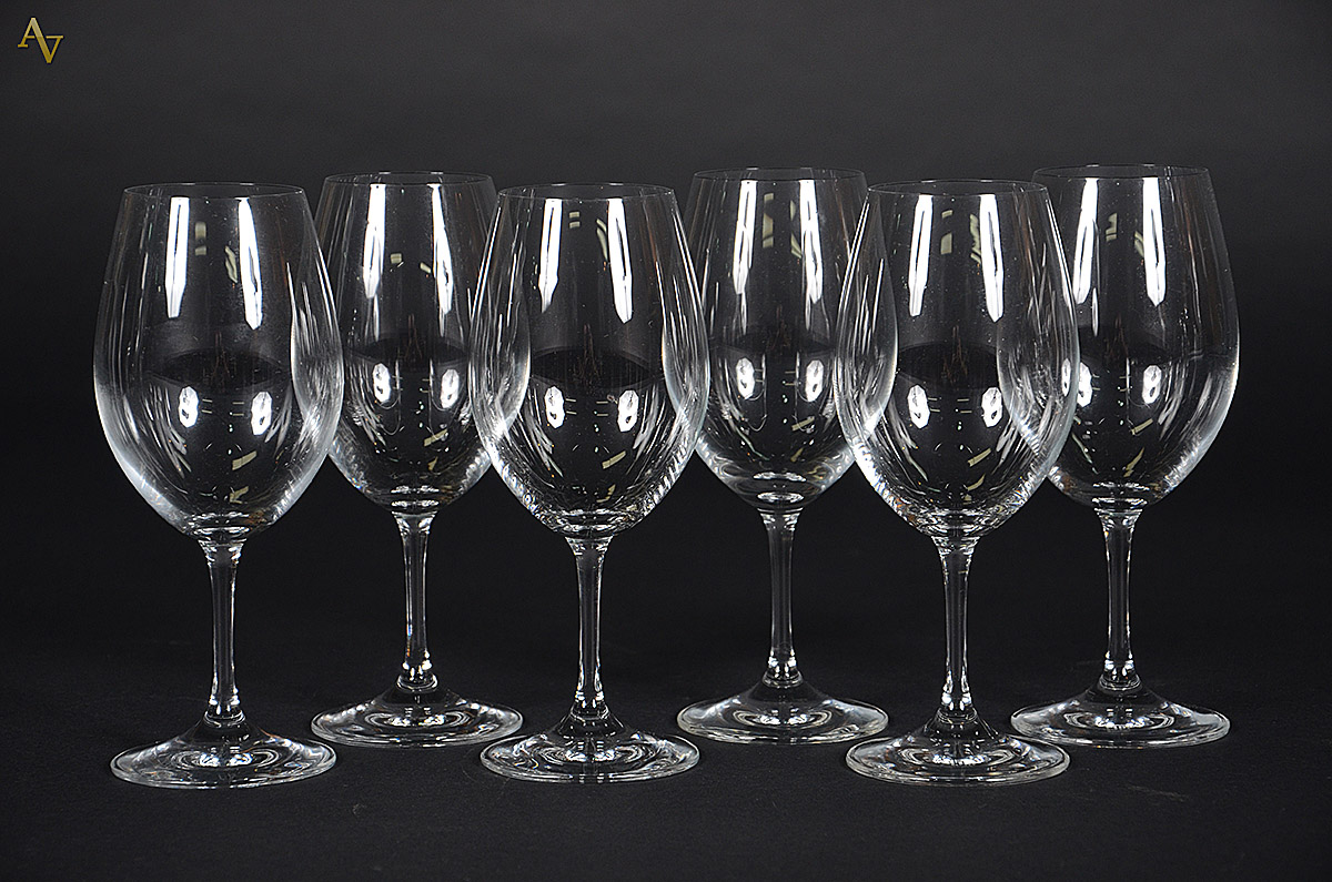 Seis cálices RIEDEL para vinho