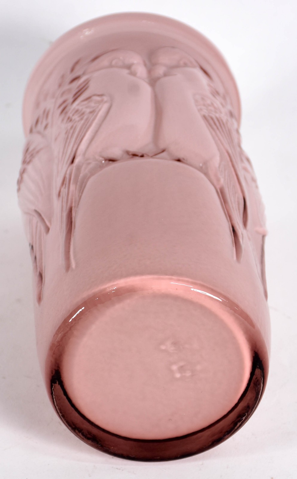 Jarra decorativa de vidro na cor rosa com pássaros em relevo. - foto 3 de 3