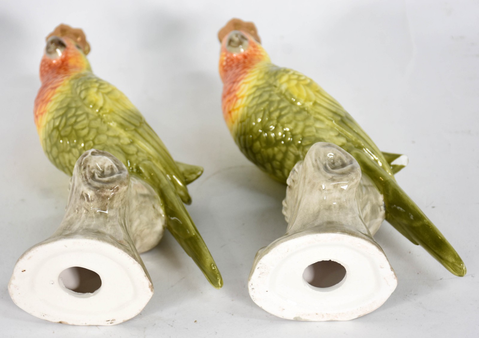 Par de estatuetas de porcelana representando pássaros com coroa (1... - foto 4 de 5