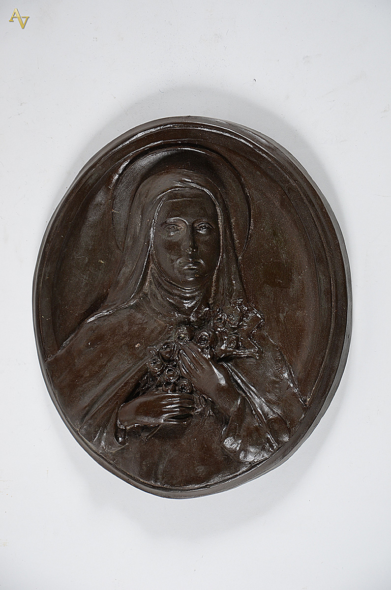 Placa oval de metal repres. Imagem de Santa Rita de Cássia, medidas...