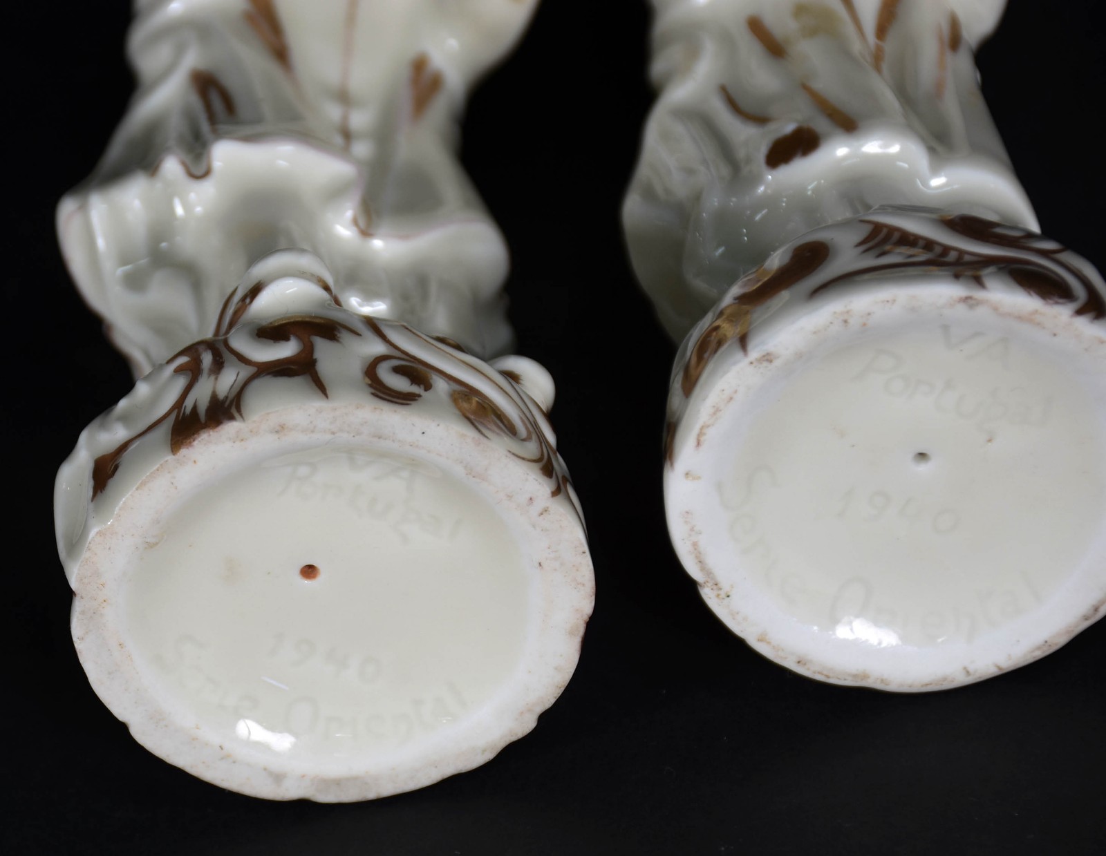 Par de estatuetas de porcelana portuguesa Vista Alegre representando... - foto 5 de 5