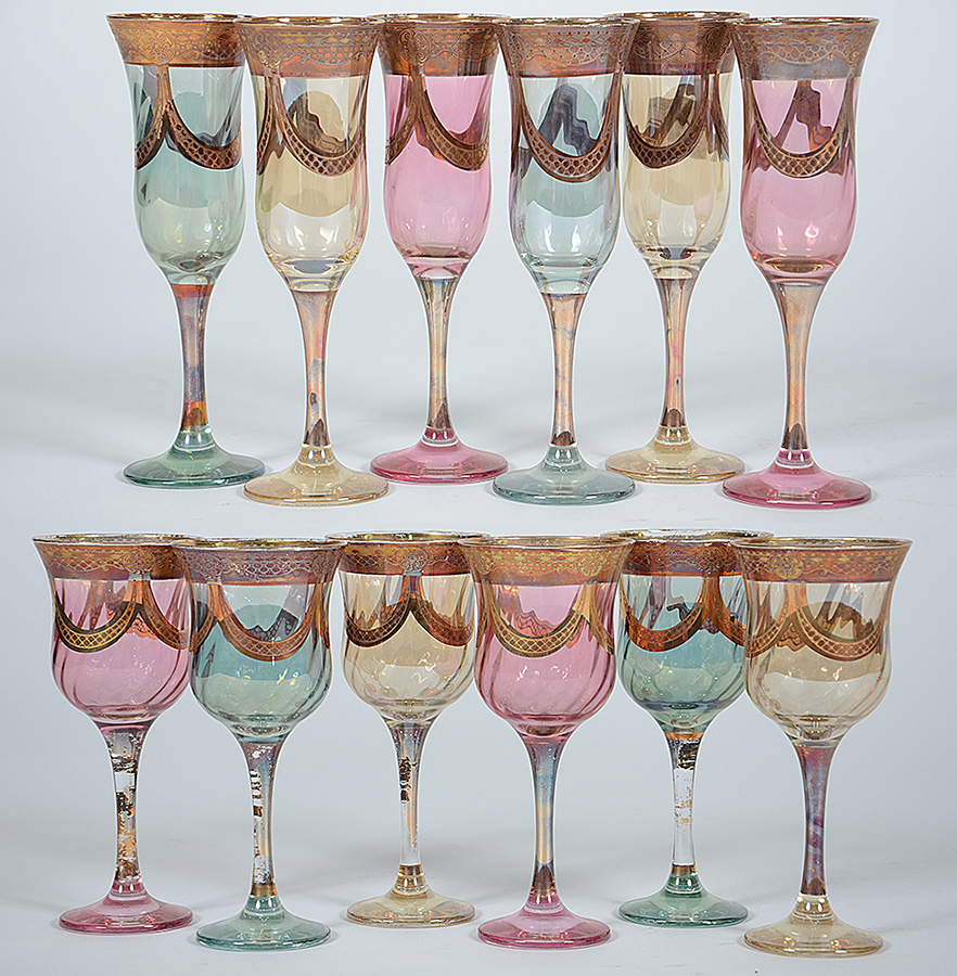 Conjunto com 6 flutes e 6 cálices para vinho furtacor com detalhes...