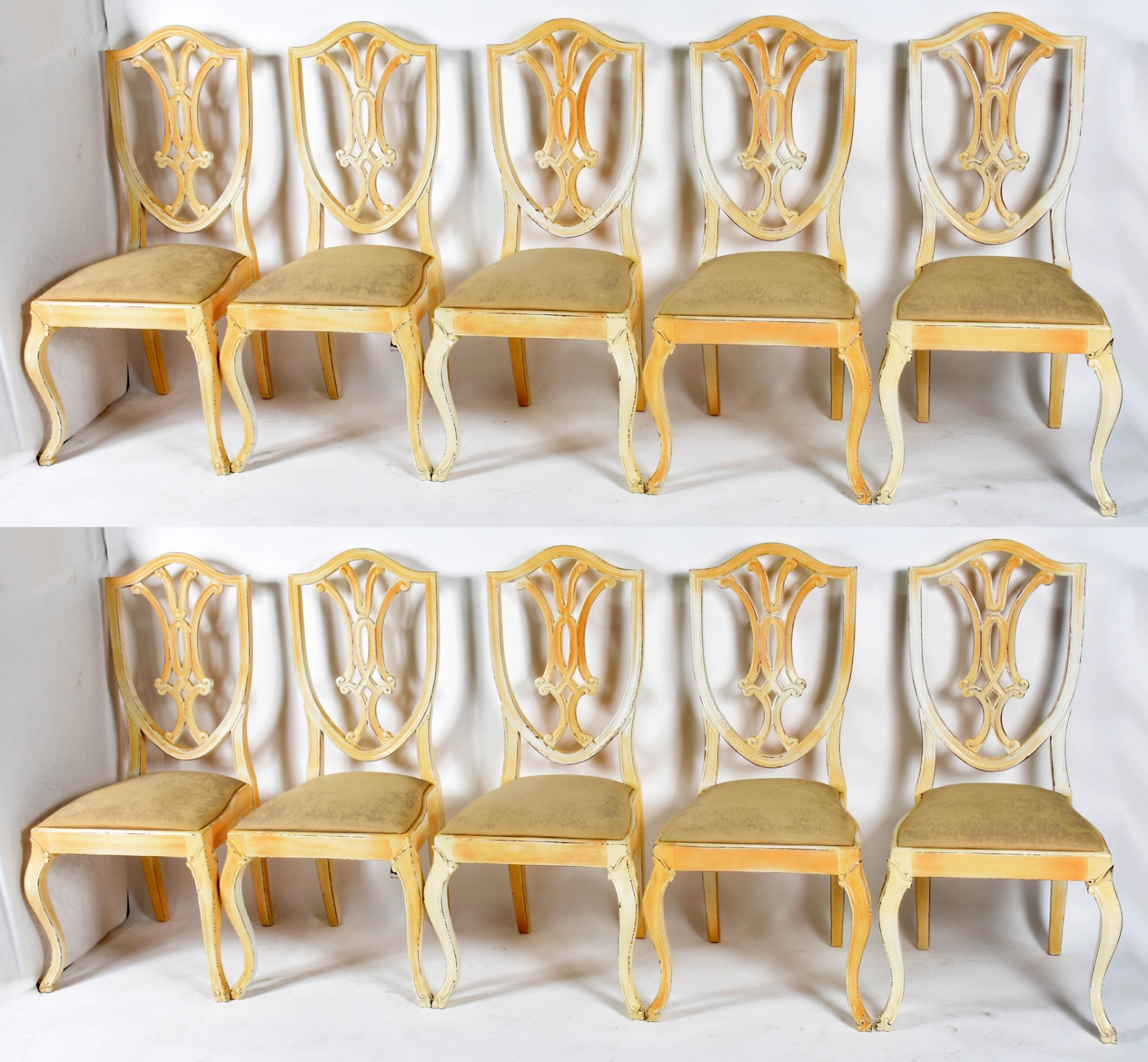 Conjunto com 10 cadeiras para sala de jantar de madeira patinada com... - foto 1 de 3