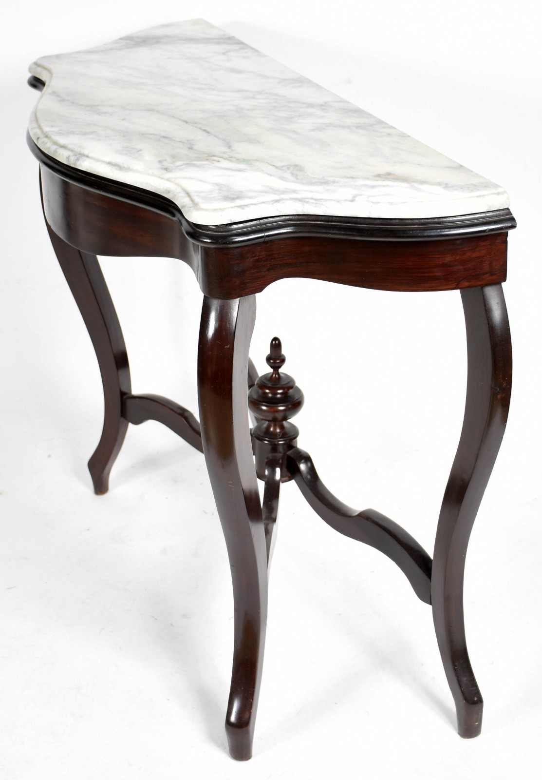 Console de madeira nobre estilo Luis Felipe, quatro pernas recurvas... - foto 2 de 3