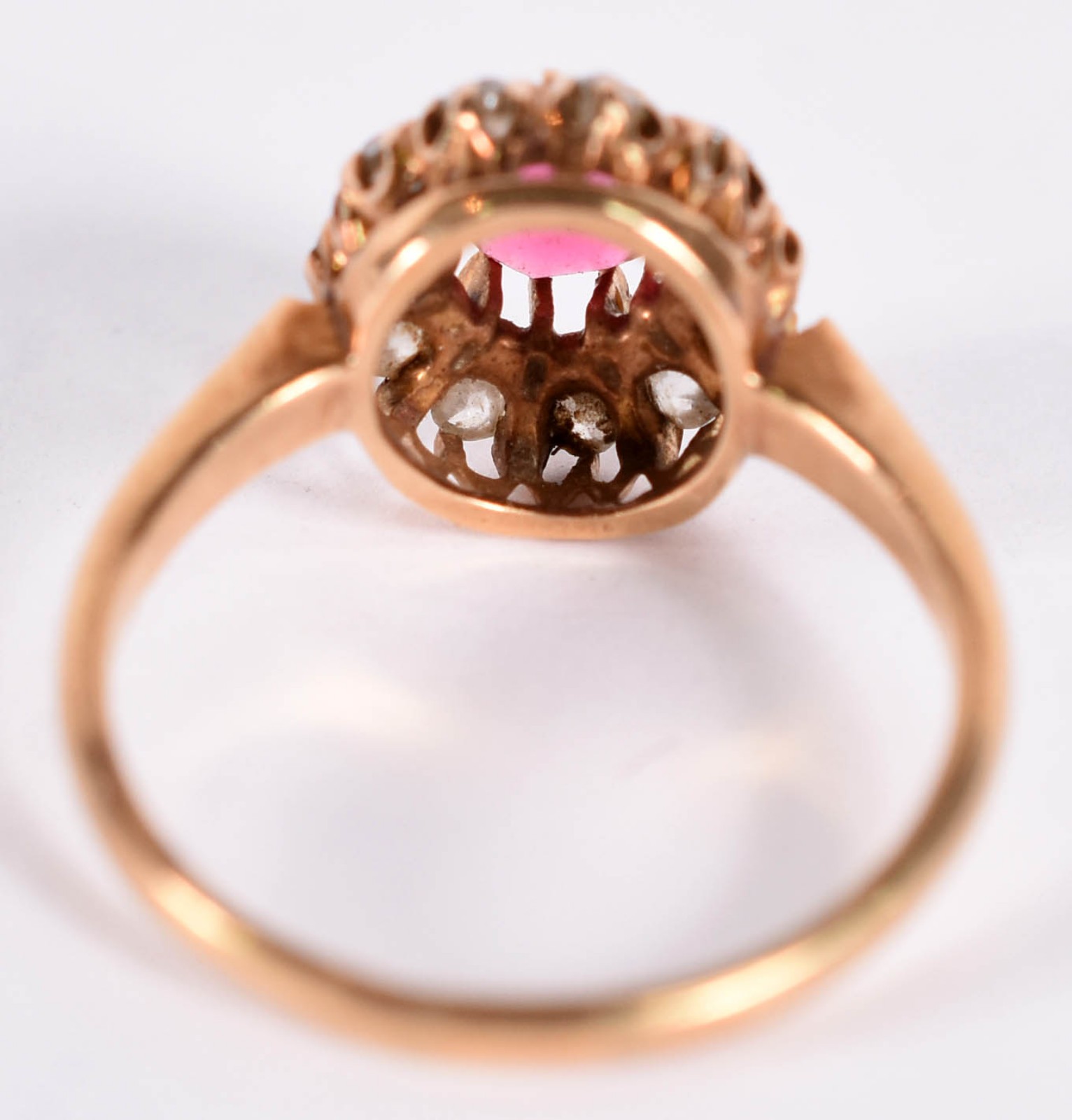 Anel de ouro 18 k com rubilita e brilhantes (por motivos de segurança... - foto 3 de 3
