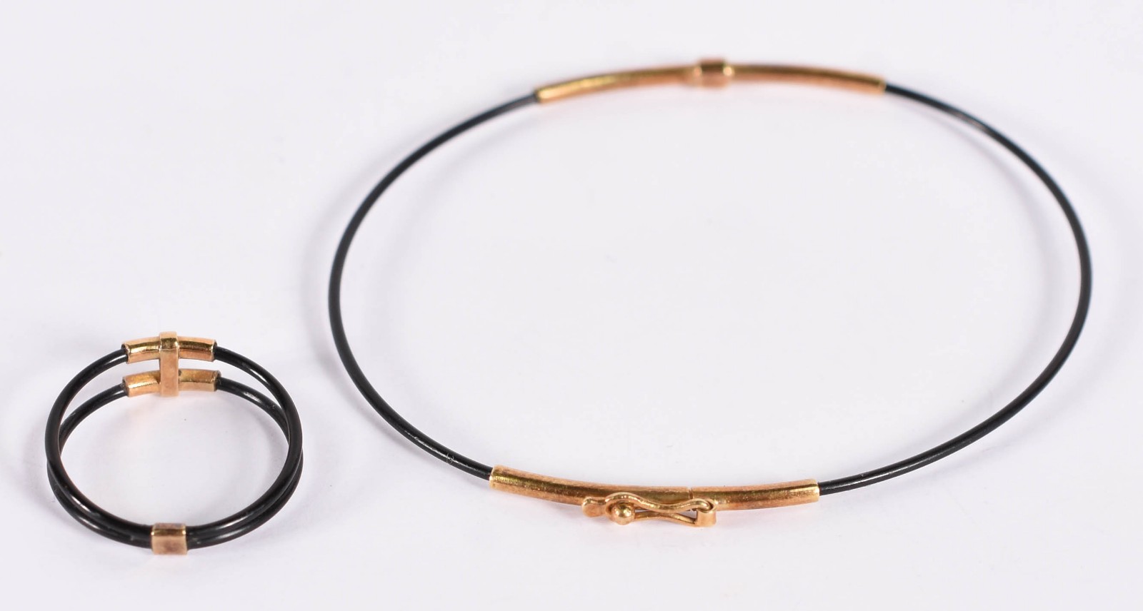 Pulseira e anel rabo de elefante (por motivos de segurança a peça não... - foto 2 de 3