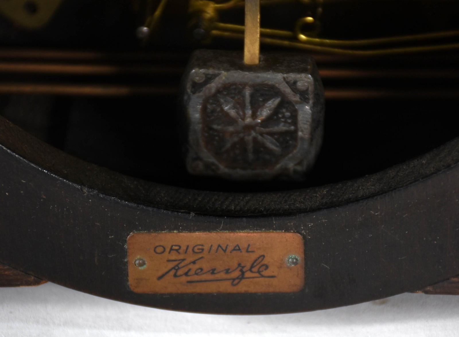 Relógio de mesa KIENZLE com caixa de madeira. Máquina parada. - foto 5 de 5