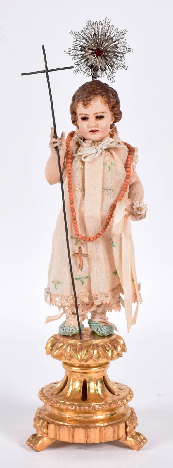 Belíssima imagem de Jesus menino em madeira policromada com roupa de... - foto 1 de 5