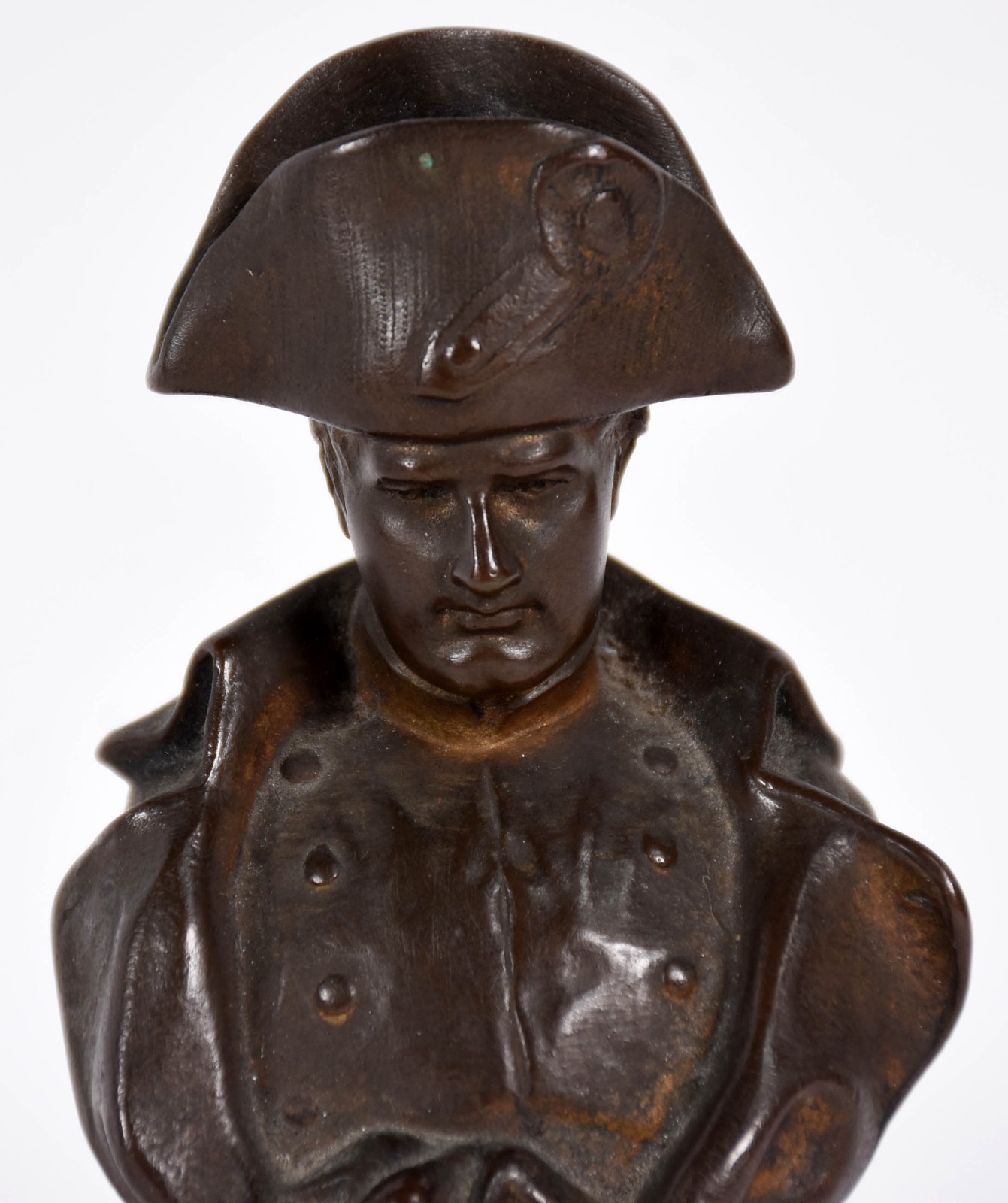 Estatueta de bronze representando Napoleão, base de mármore (quebrada... - foto 2 de 6