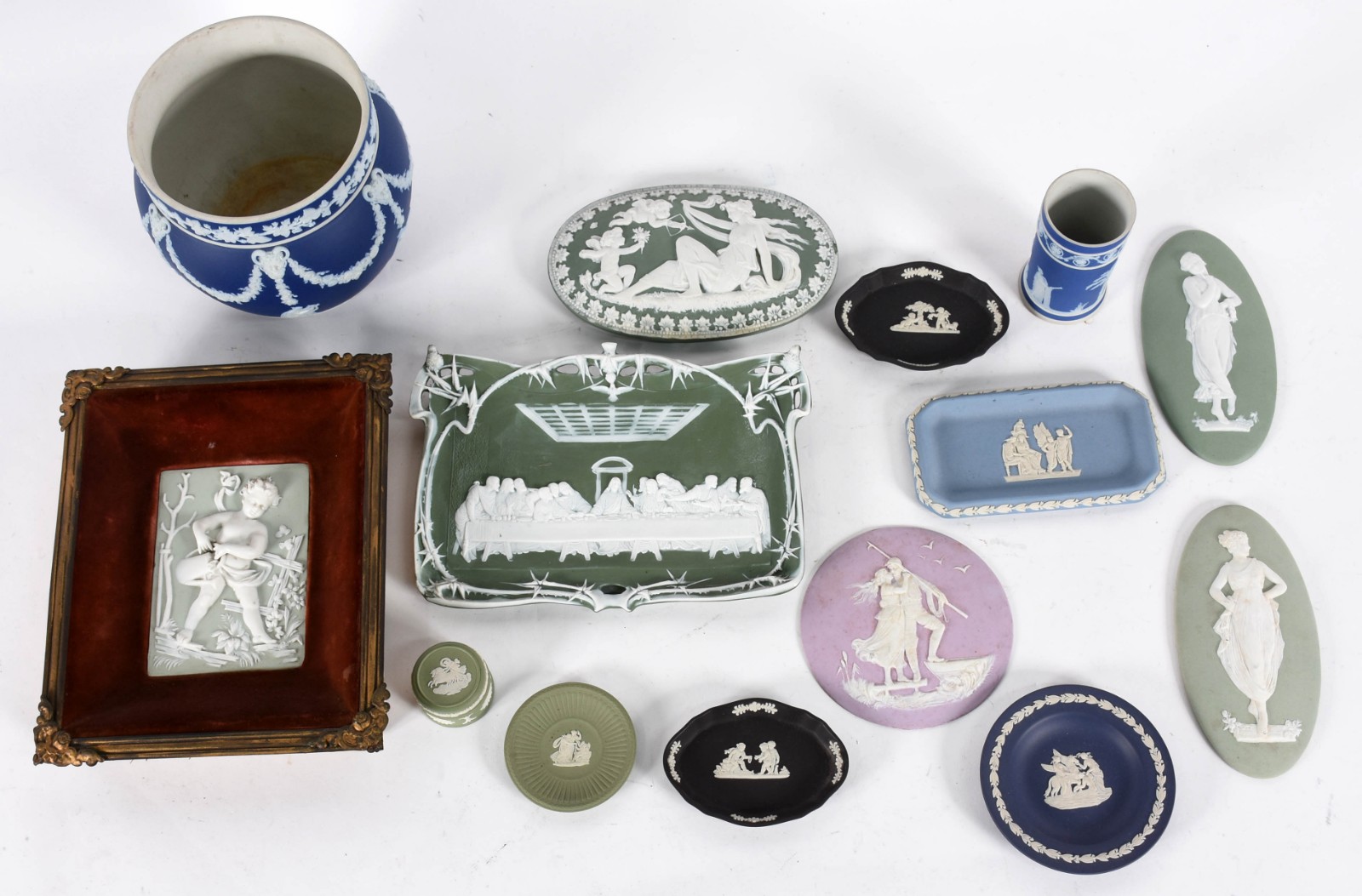 Treze peça de porcelana inglesa WEDGWOOD, de diferentes formatos e... - foto 1 de 6