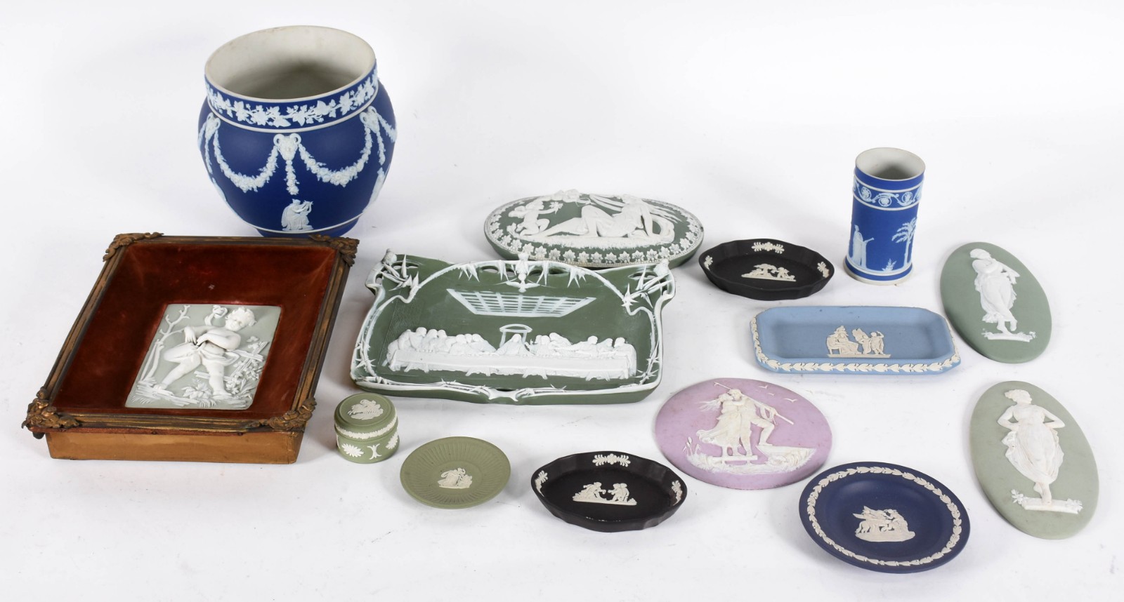 Treze peça de porcelana inglesa WEDGWOOD, de diferentes formatos e... - foto 2 de 6