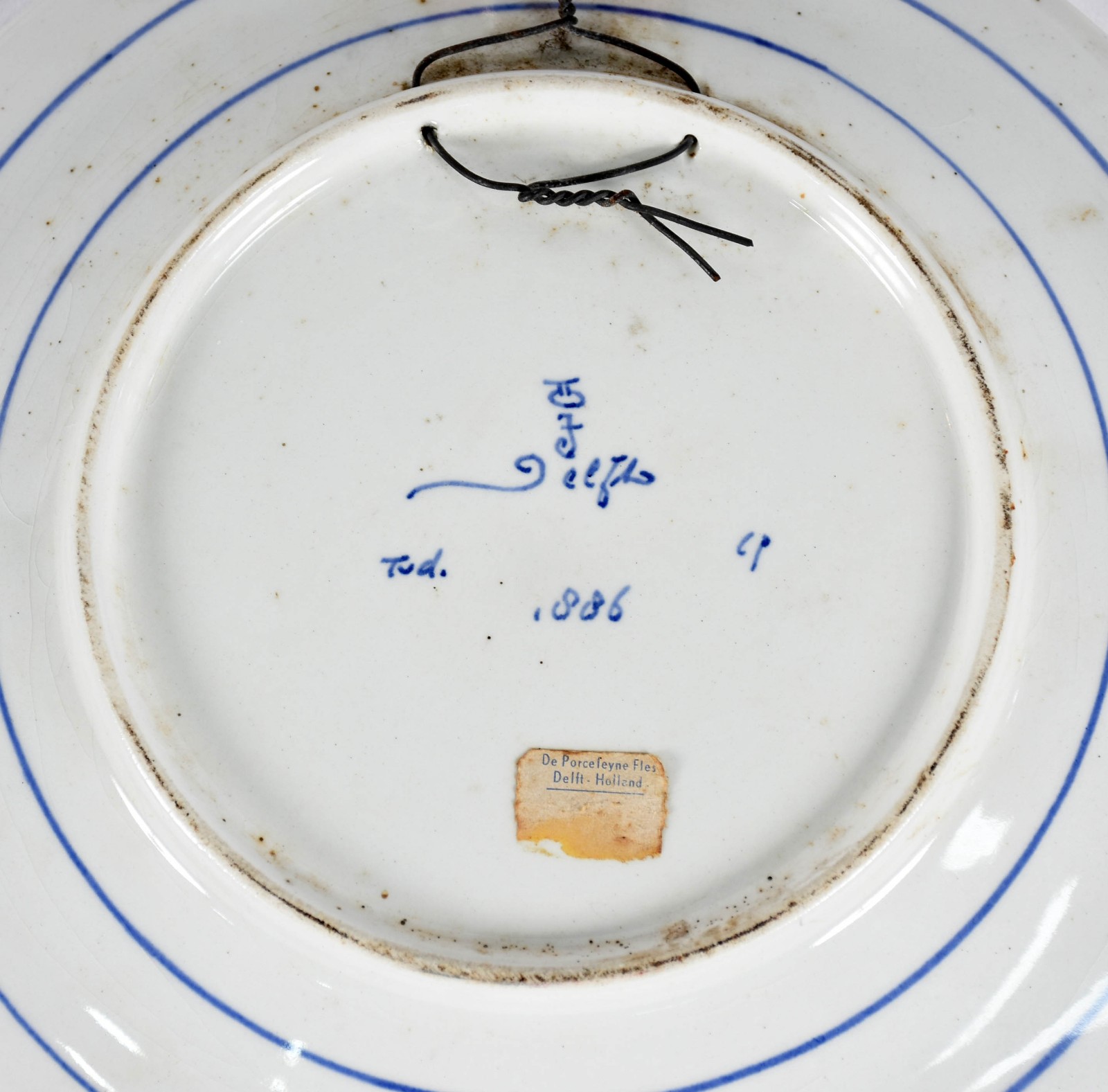 Diversas peças de porcelana sendo, 5 pratos, 1 cachepot oriental e 2... - foto 5 de 8