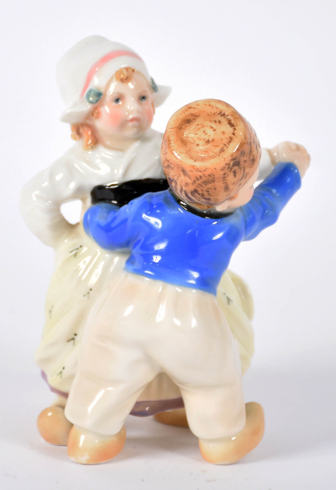 Estatueta de porcelana europeia ENS policromada representando casal... - foto 2 de 4