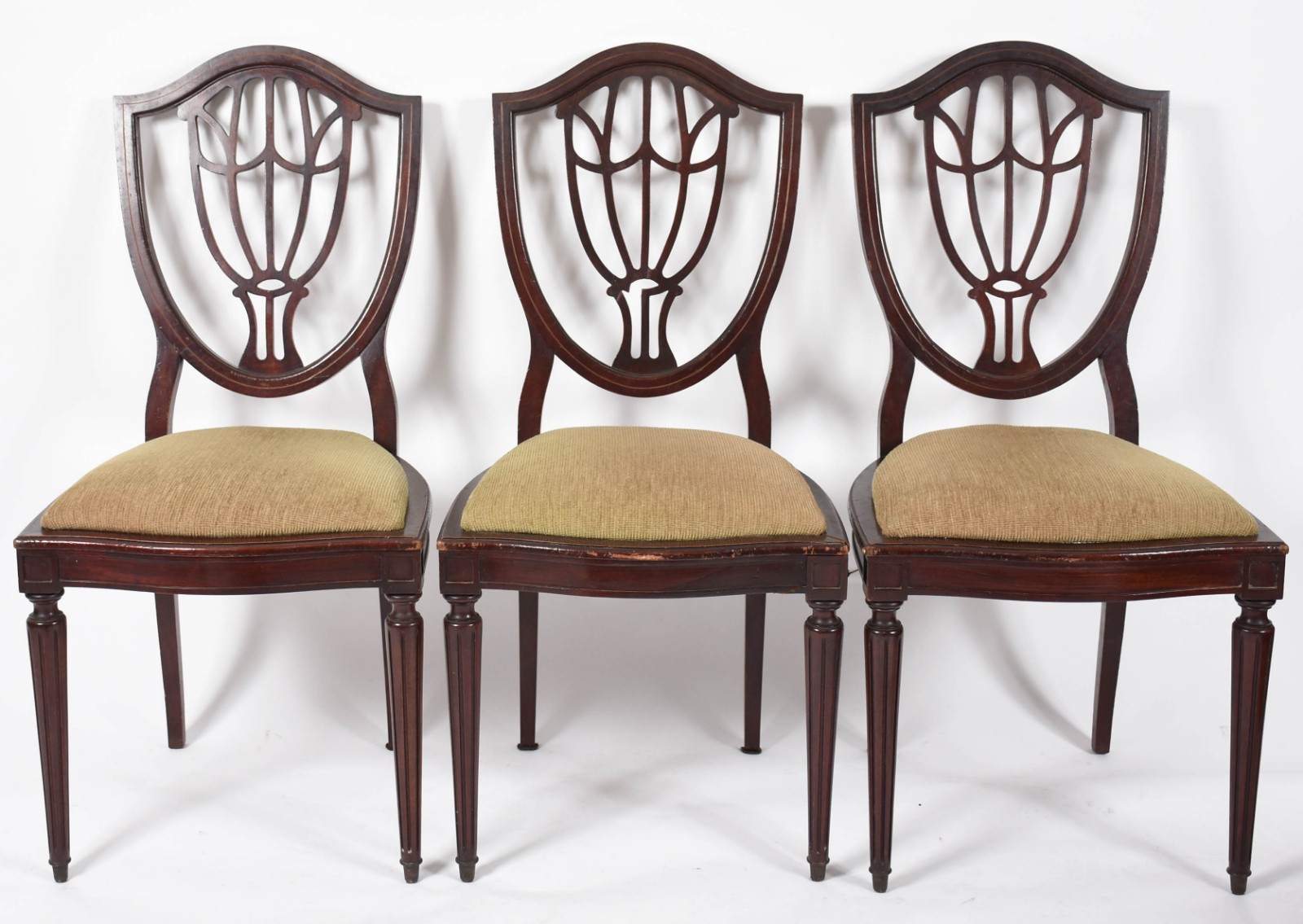Conjunto com 6 cadeiras estilo inglês, assentos estofados, pernas... - foto 2 de 9