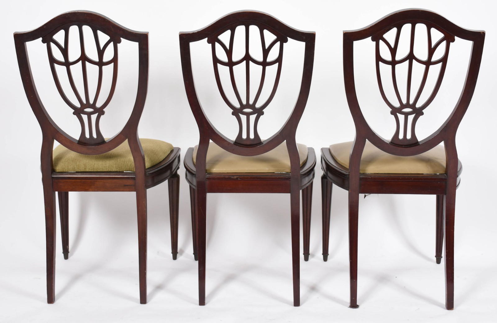 Conjunto com 6 cadeiras estilo inglês, assentos estofados, pernas... - foto 7 de 9