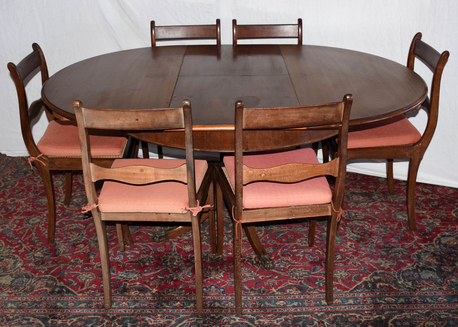 Mesa redonda para sala de jantar, de madeira nobre com tabua... - foto 1 de 5