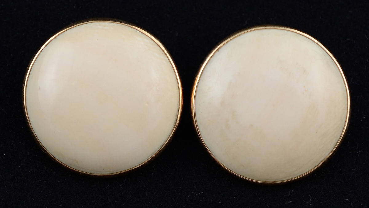 Brincos de pressão de ouro 18 k e marfim - 19 g