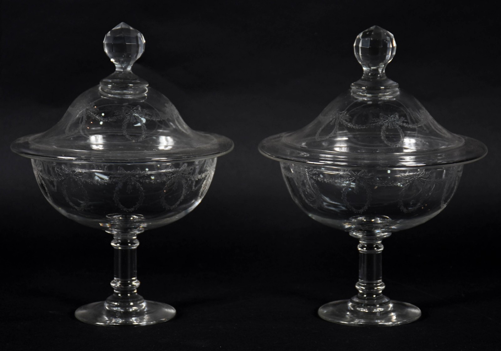 Par de compoteiras de cristal frances Saint Louis lavrado com... - foto 1 de 4