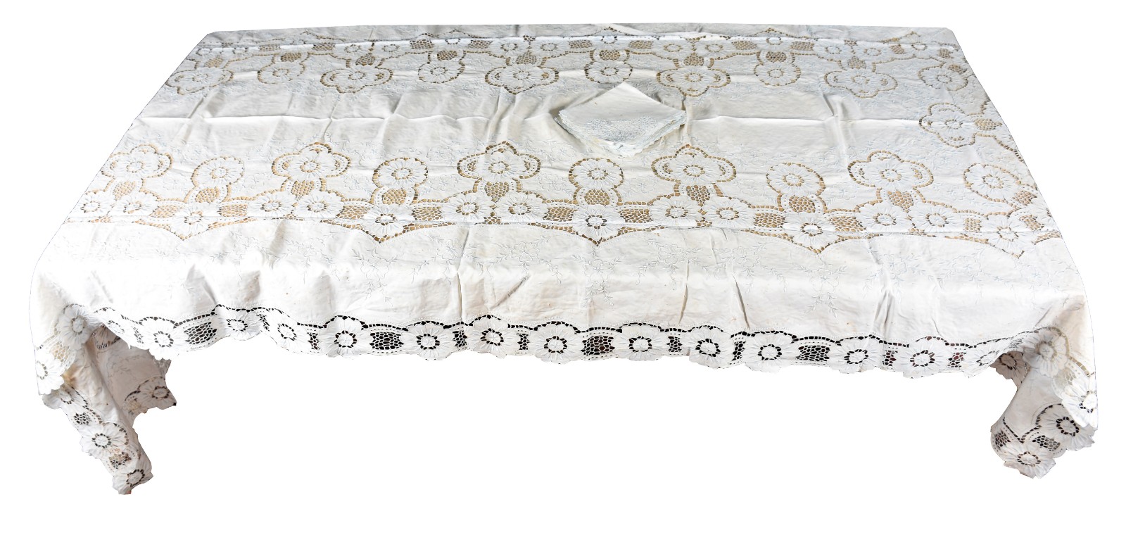 Toalha de mesa de linho com rendas e bordados em azul com 12... - foto 1 de 3