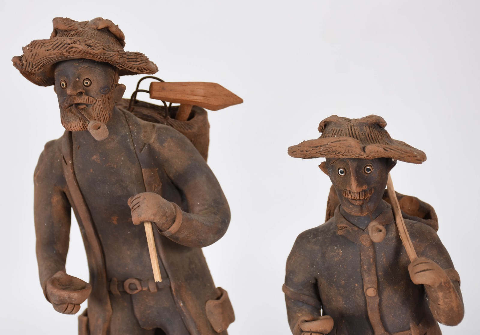 Cinco peças de barro Arte popular diversos, sendo: 2 figuras típicas... - foto 2 de 11