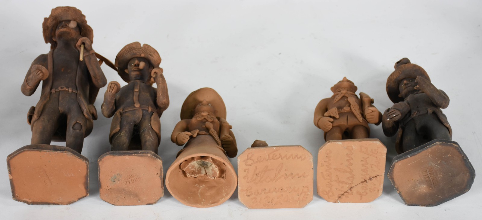 Cinco peças de barro Arte popular diversos, sendo: 2 figuras típicas... - foto 8 de 11