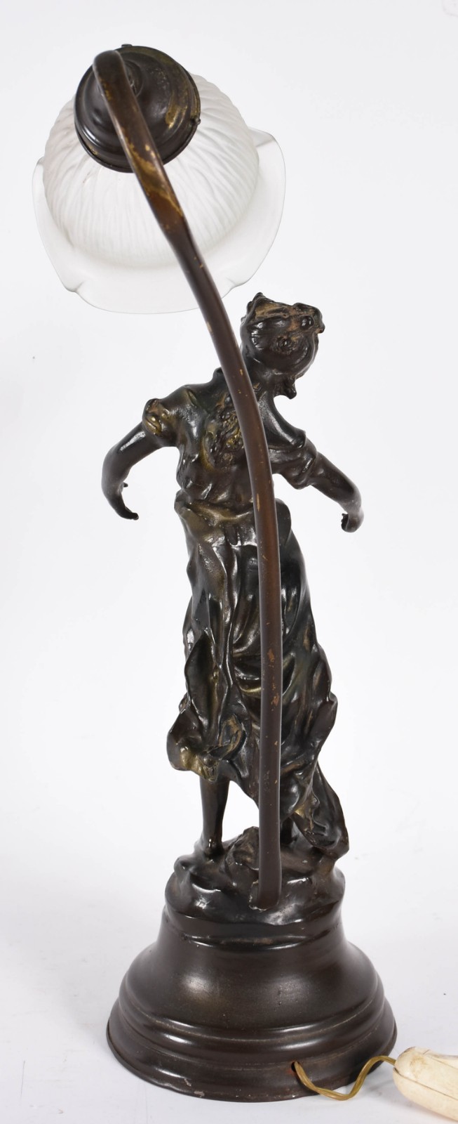 Luminária de petit bronze com figura feminina. - foto 4 de 5