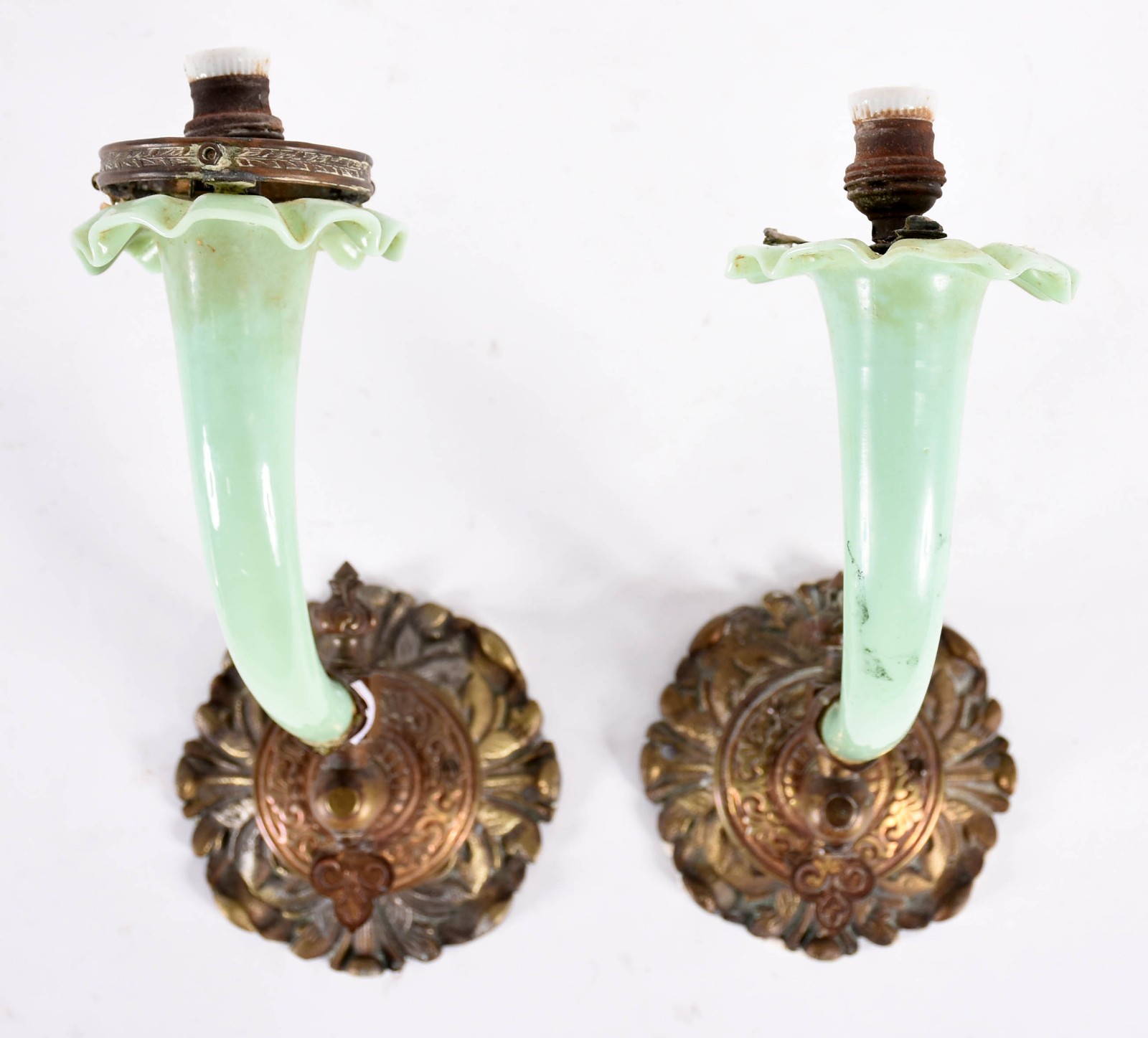 Par de apliques de opalina verde e metal dourado (um deles faltando o... - foto 1 de 4