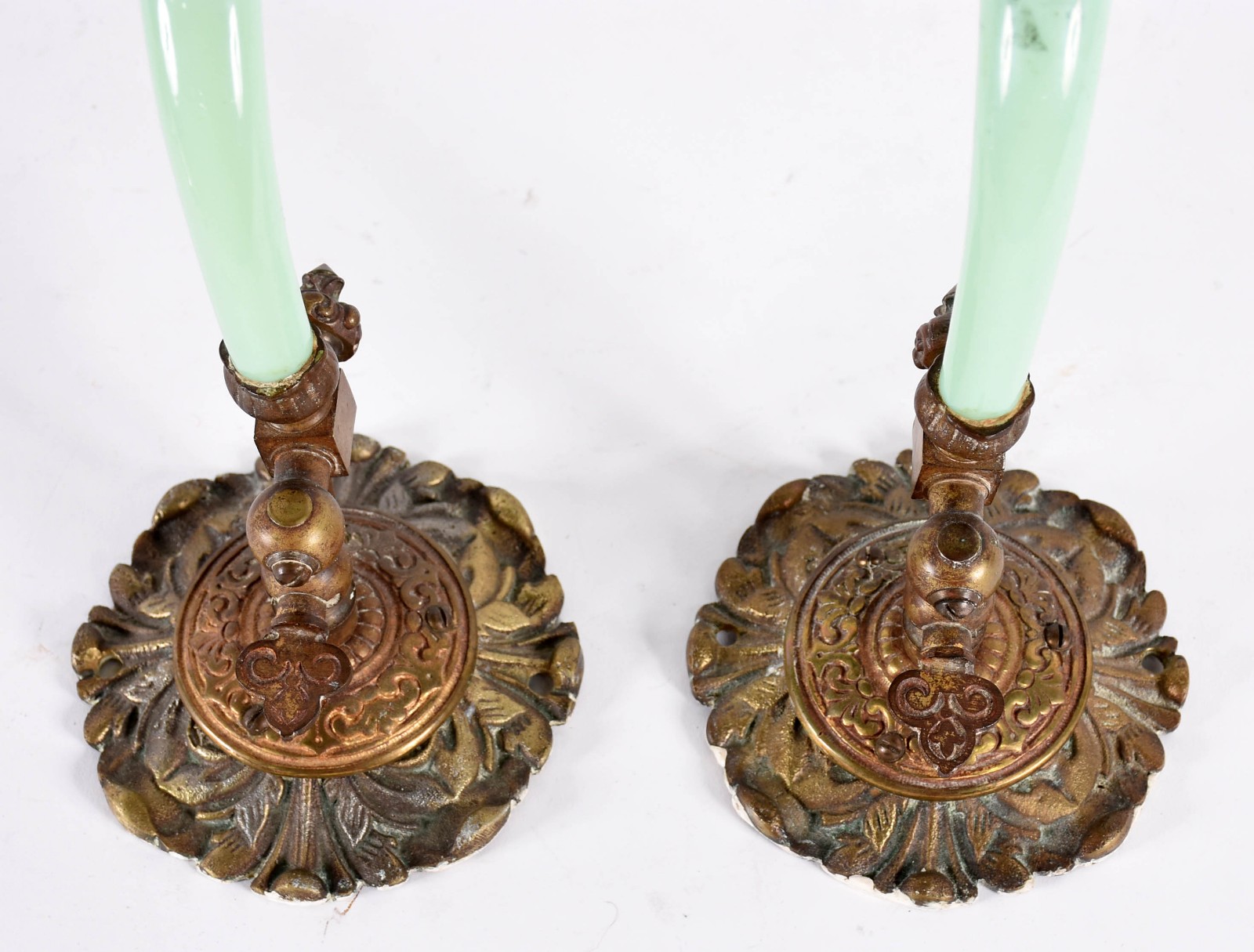 Par de apliques de opalina verde e metal dourado (um deles faltando o... - foto 2 de 4