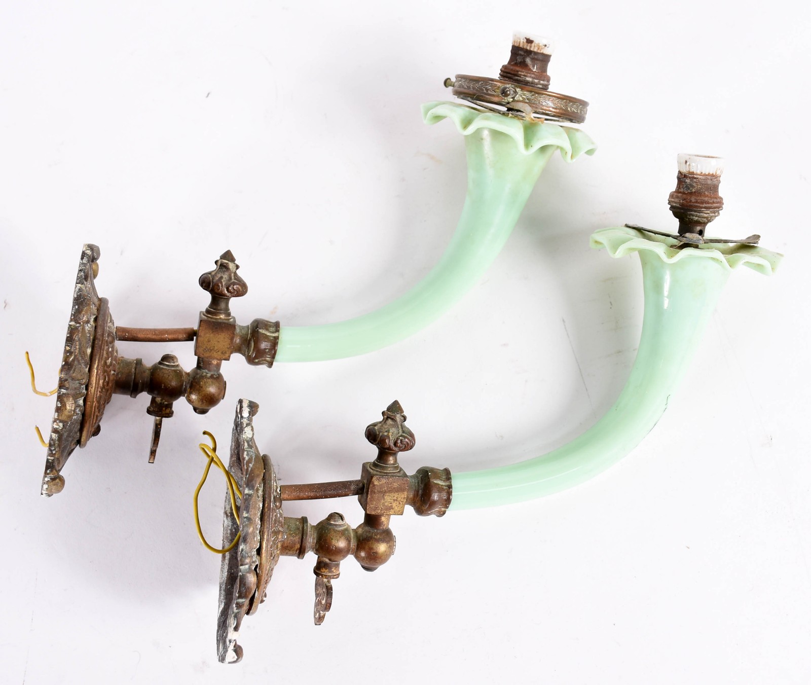 Par de apliques de opalina verde e metal dourado (um deles faltando o... - foto 3 de 4