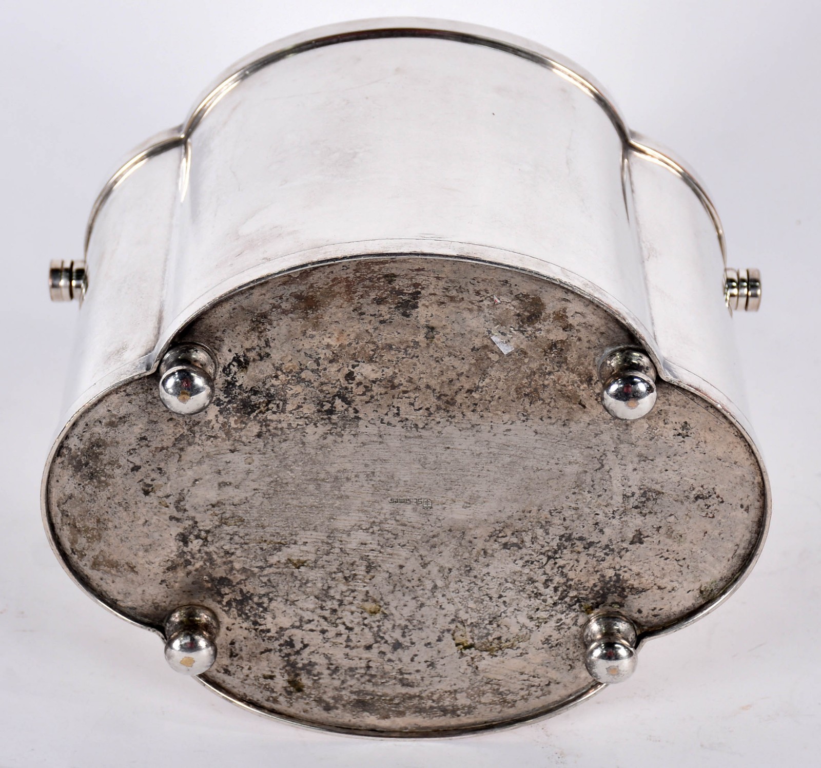 Wine cooler de metal prateado. - foto 4 de 5