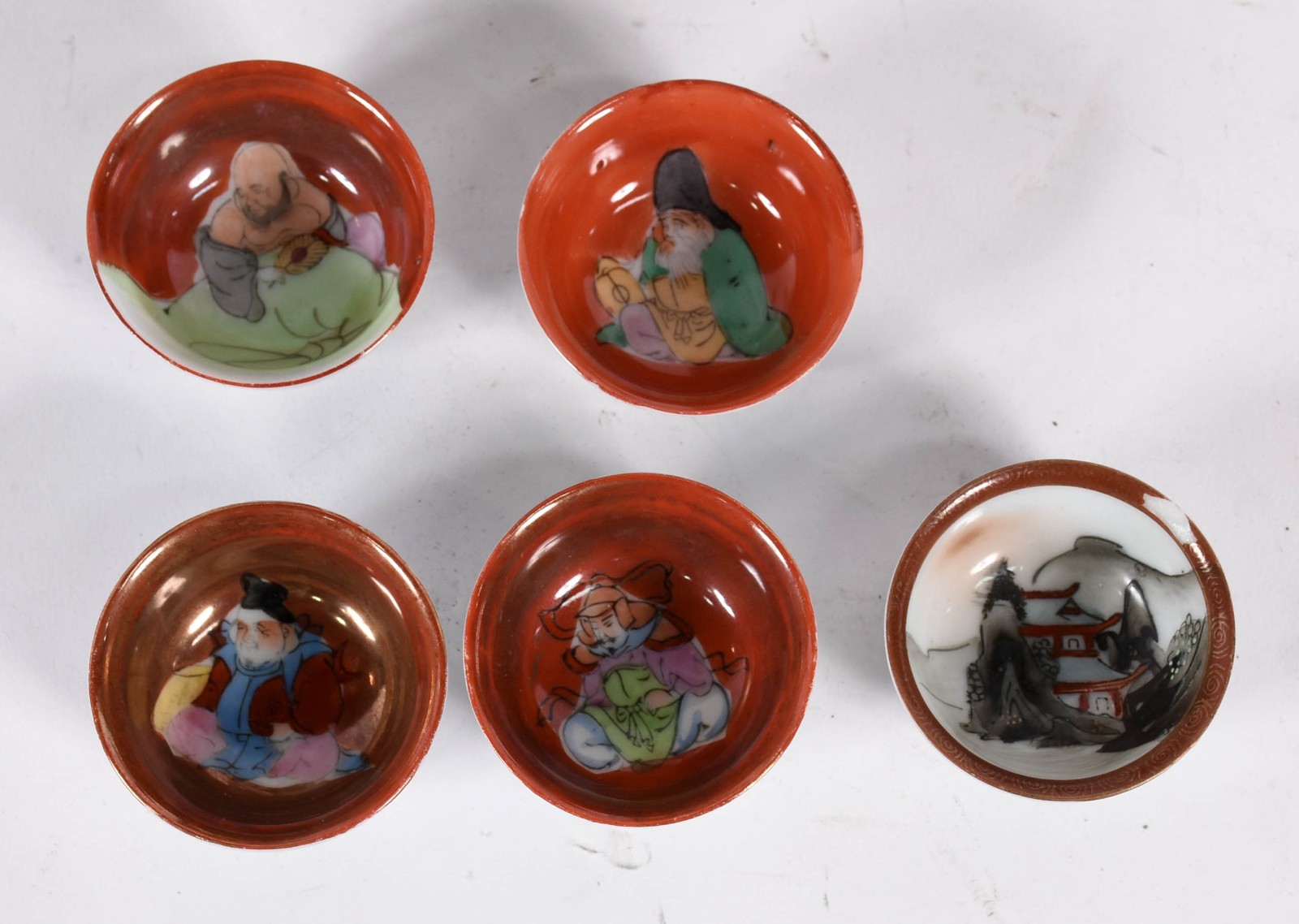 Diversas peças de porcelana oriental sendo, 3 estatuetas... - foto 3 de 8