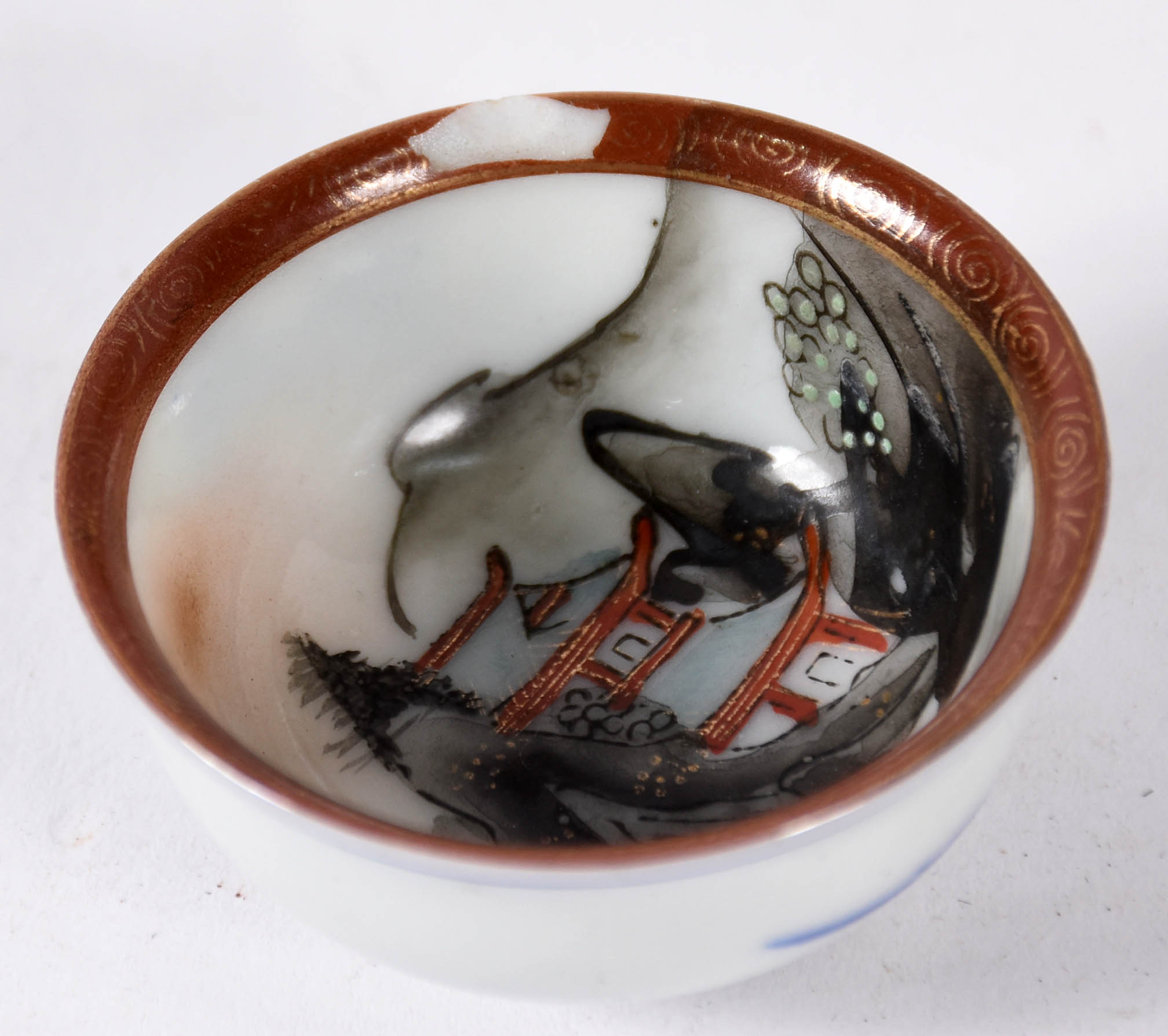 Diversas peças de porcelana oriental sendo, 3 estatuetas... - foto 5 de 8