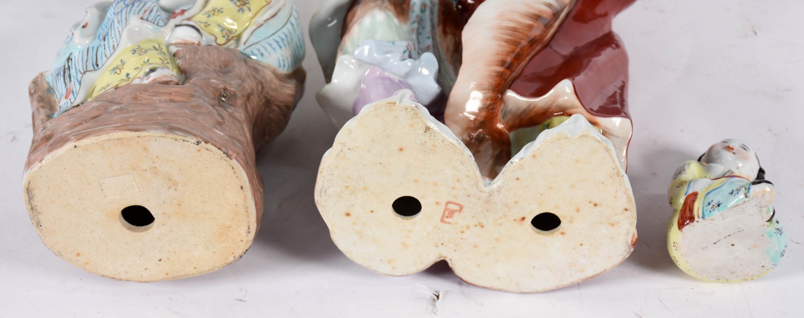 Diversas peças de porcelana oriental sendo, 3 estatuetas... - foto 6 de 8
