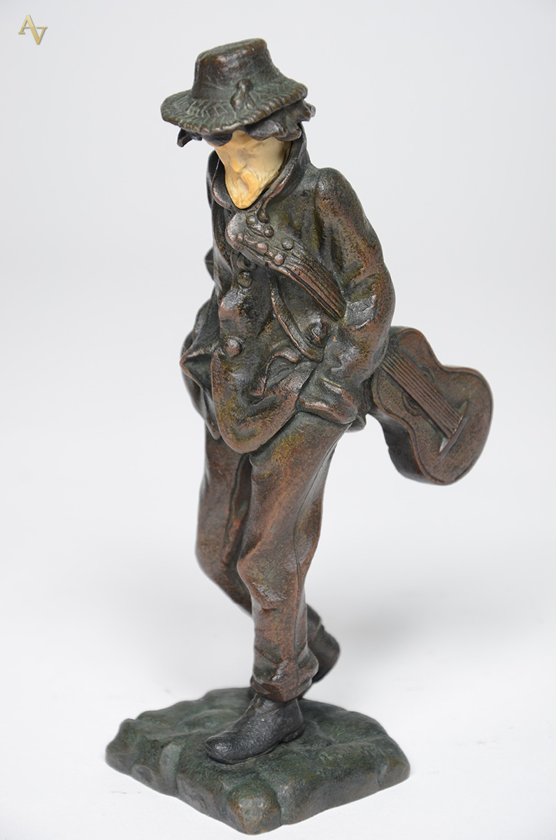 ROUSSEAU - Estatueta de bronze com rosto de marfim representando... - foto 1 de 4