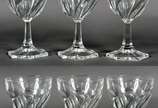 Serviço de copos de cristal retorcido composto ... - Serviço de copos de cristal retorcido composto de: 12 para água, 12 para vinho tinto, 12 para vinho branco, 12 flutes para champagne e 12 para l...