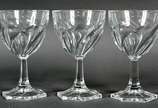 Serviço de copos de cristal retorcido composto ... - Serviço de copos de cristal retorcido composto de: 12 para água, 12 para vinho tinto, 12 para vinho branco, 12 flutes para champagne e 12 para l...